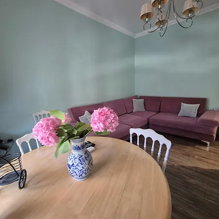 Sunflower Tirana, Us Embassy Area Apartment *